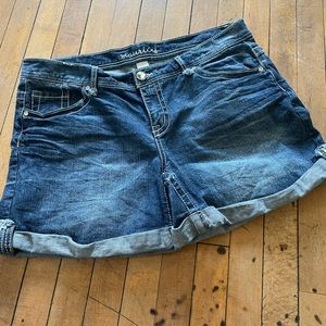 Maurice’s high waist, roll up, denim shorts